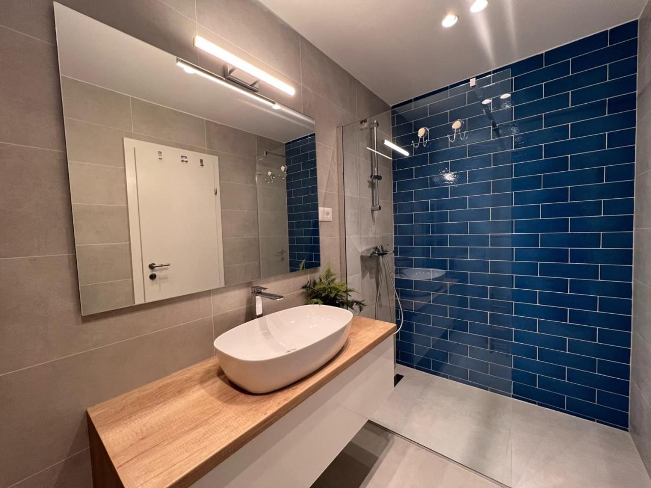 Beachfront Comfort Apartments Sinajko Podgora Dış mekan fotoğraf