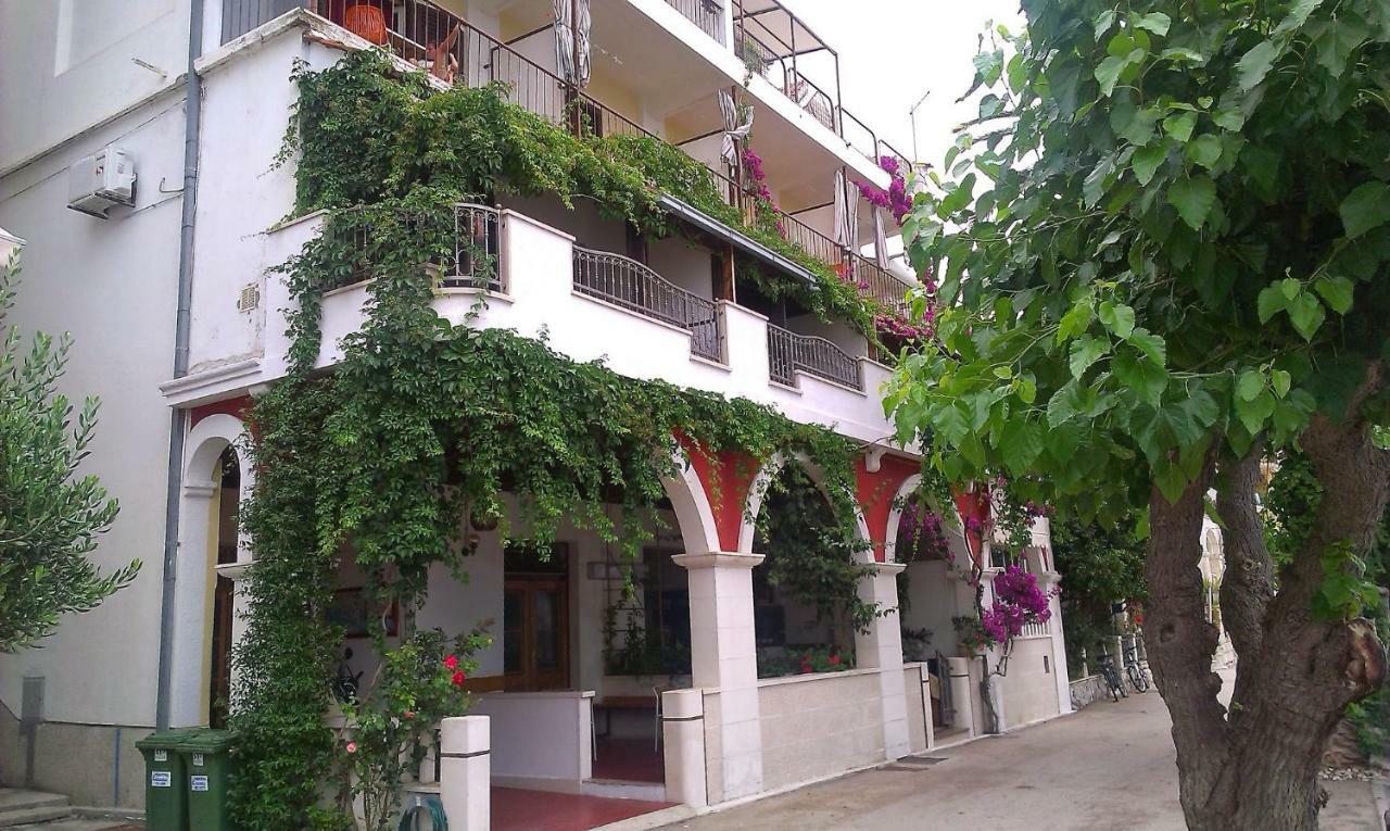Beachfront Comfort Apartments Sinajko Podgora Dış mekan fotoğraf